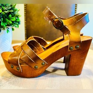 Madden Girl Wooden Heeled Sandals. Sz 6